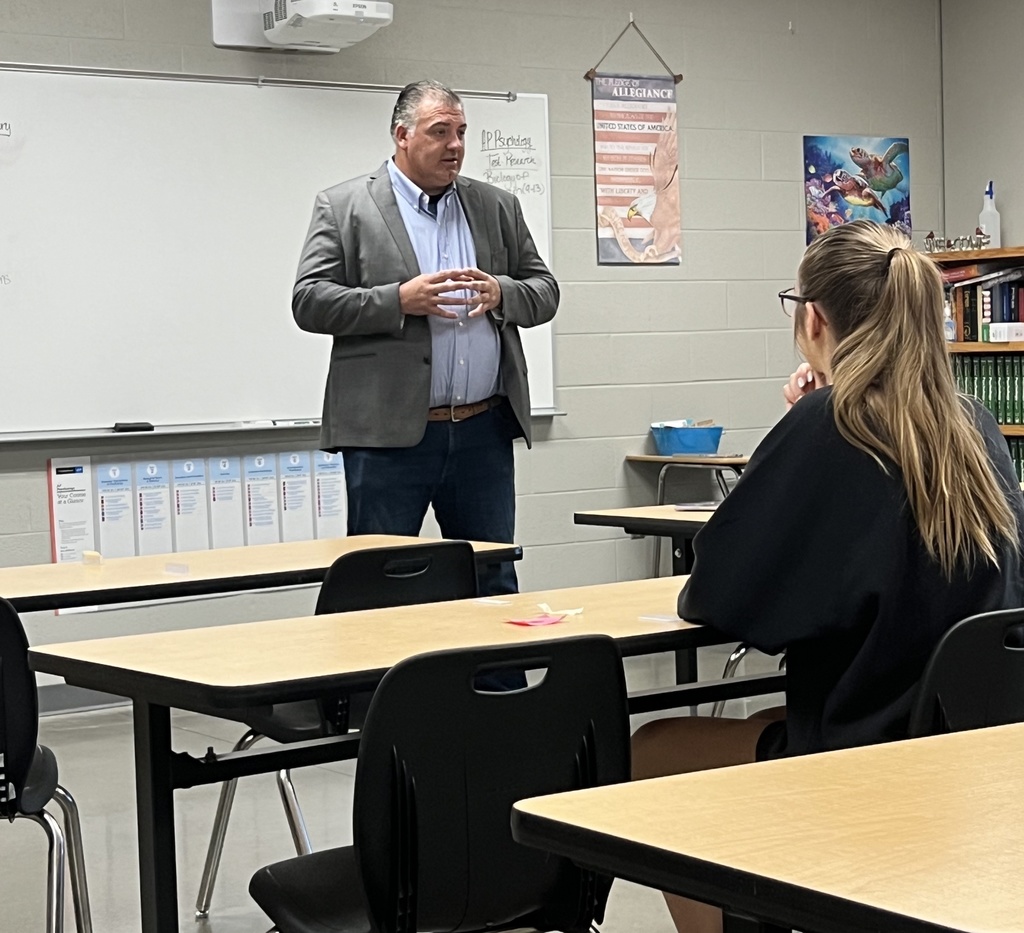 Fraley speaking to the class