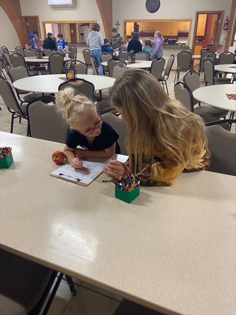Coloring the apple.