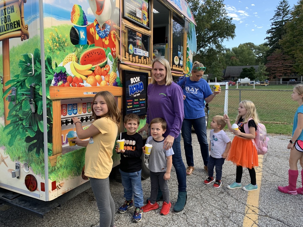 Glenview 40th anniversary photo with Kona Ice