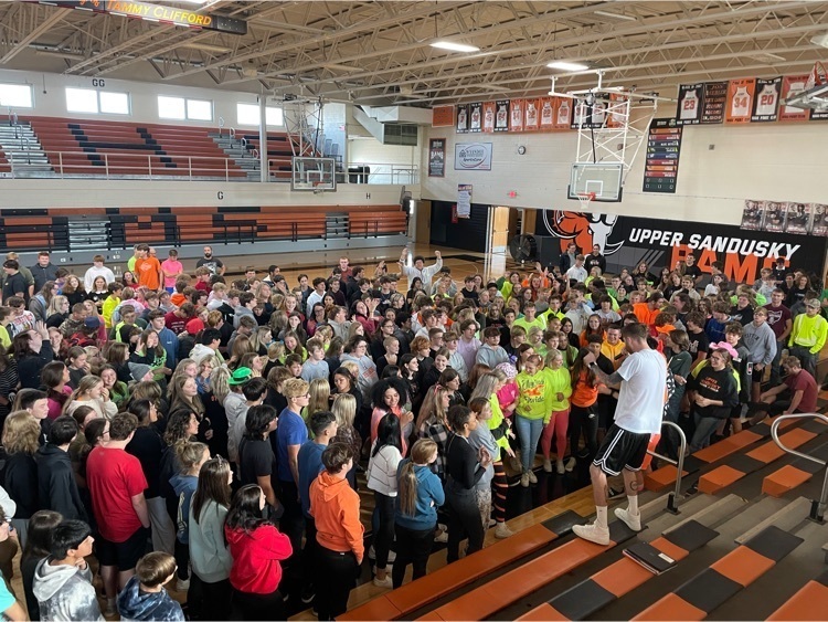 Austin performs one of his songs