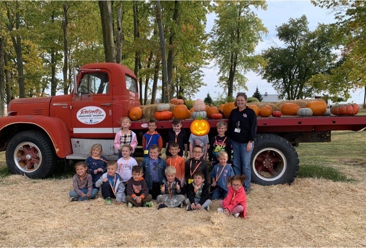 kids at pumpkin farm