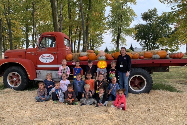 kids at pumpkin farm