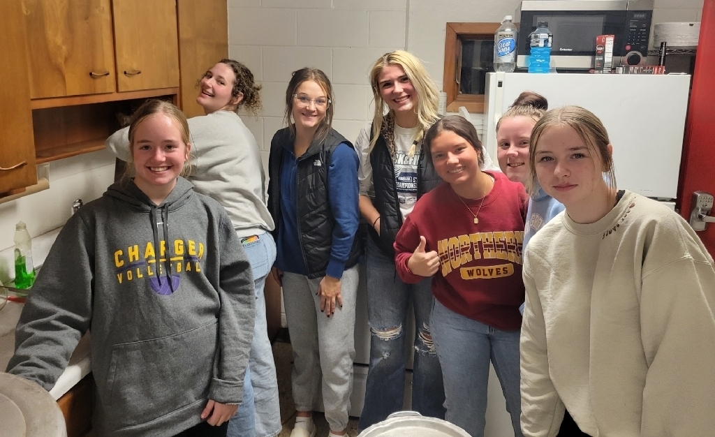 Seniors 2023 cleaning up.