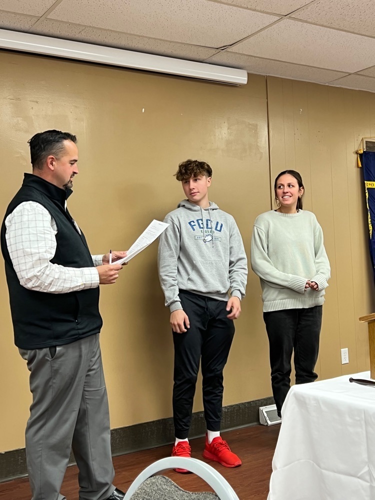DHS Student Guests at Rotary