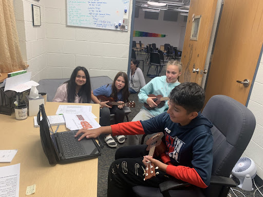 7th Grade Ukulele Play-Along Projects