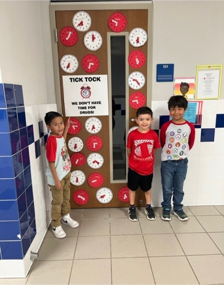students in red for drug free week