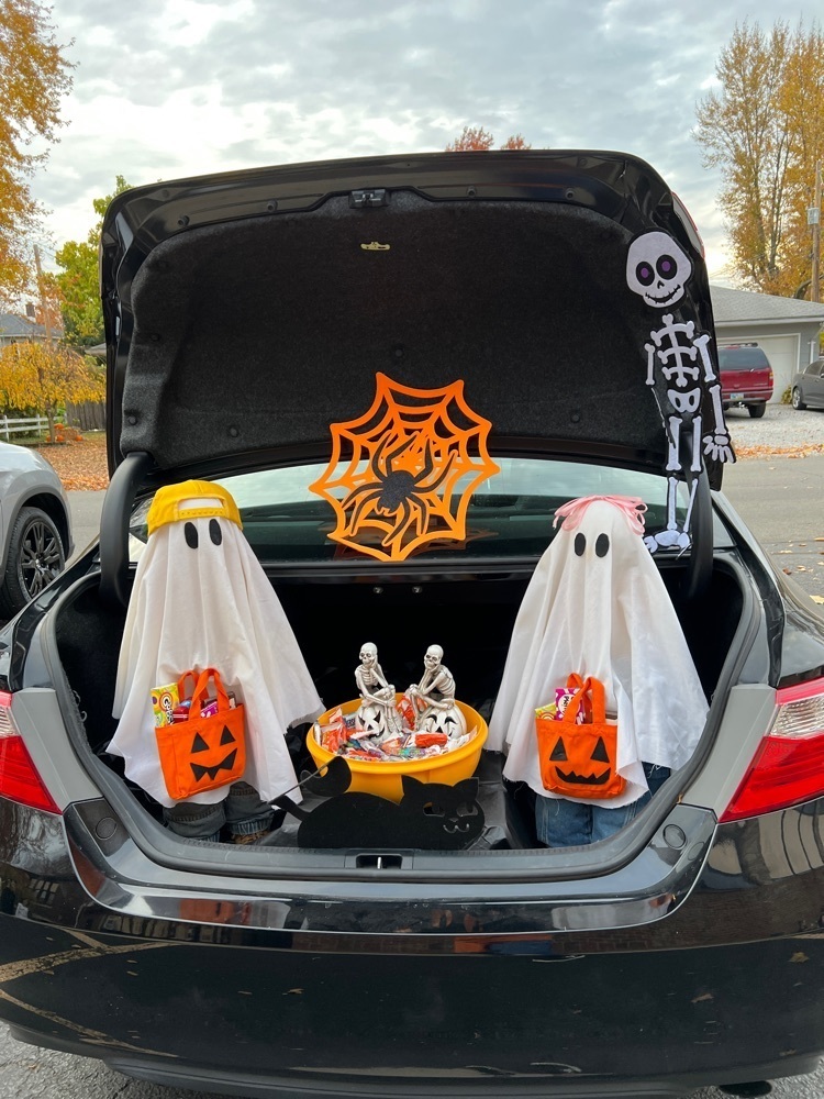 trunk r treat