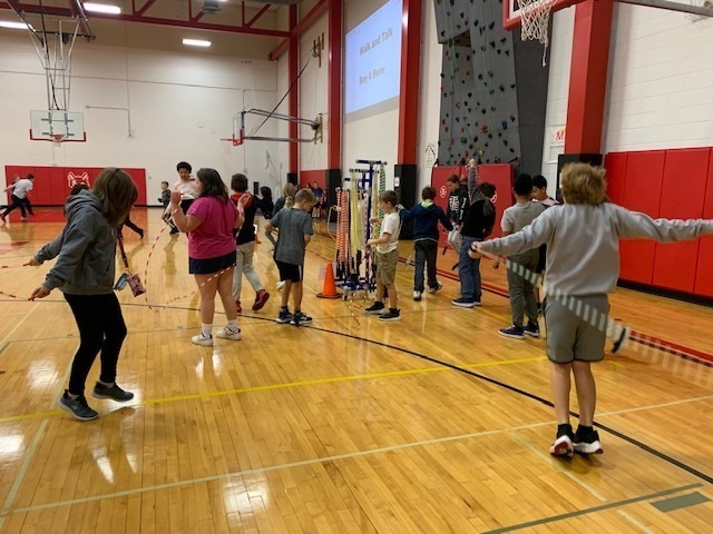 kids jump roping
