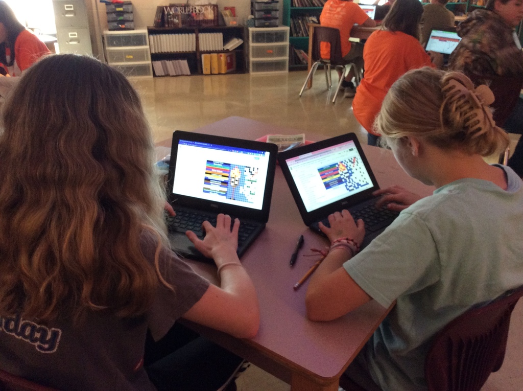 Reading students answering questions to reveal the picture.