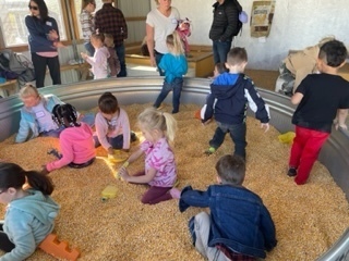 Kinder Field Trip Lockneck Pumpkin Patch