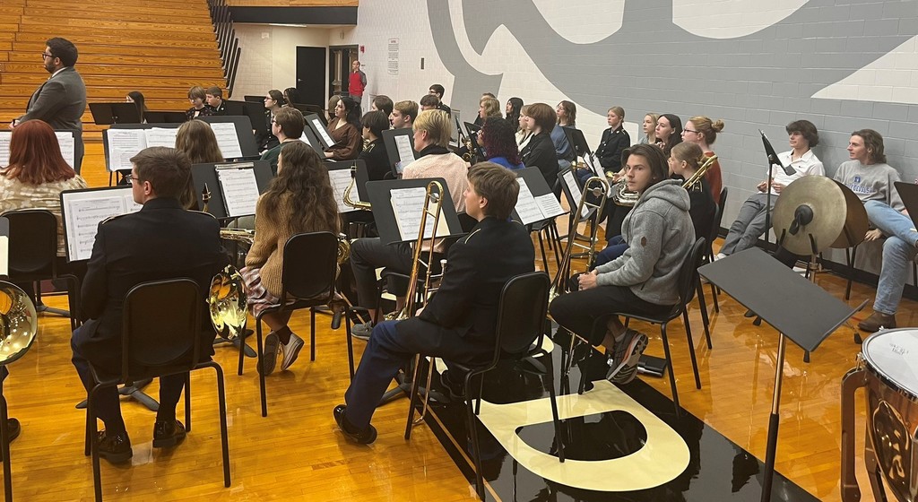 BJSHS Band performs for Veteran's Day program