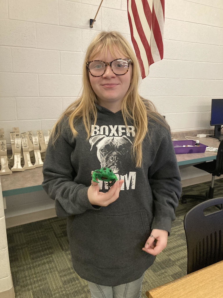 Floernce student with 3D printed frog