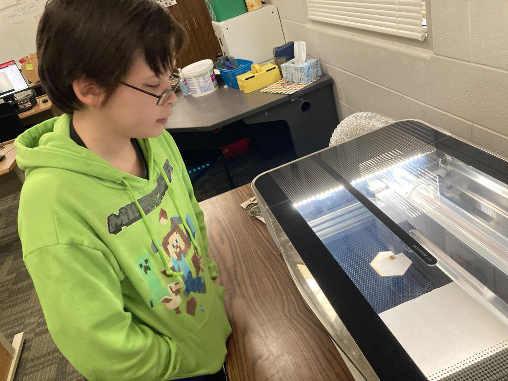 Lab Cats club member Kevyn Lenehan created an awesome design for his coaster during our club time at Florence Elementary. He was very happy with how it turned out!  Way to go Kevyn!!! #GoFloCats