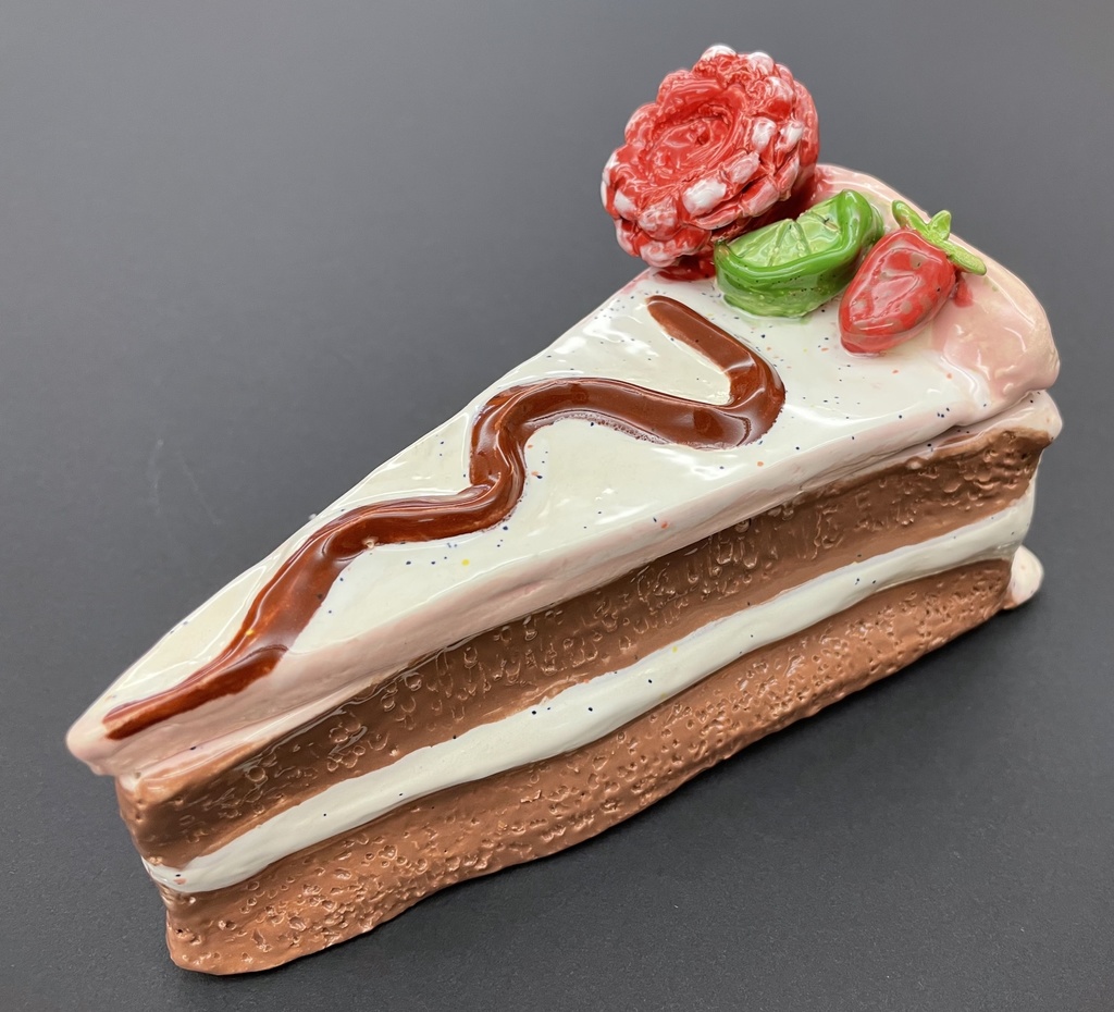 Clay cake photo from Bay Middle School