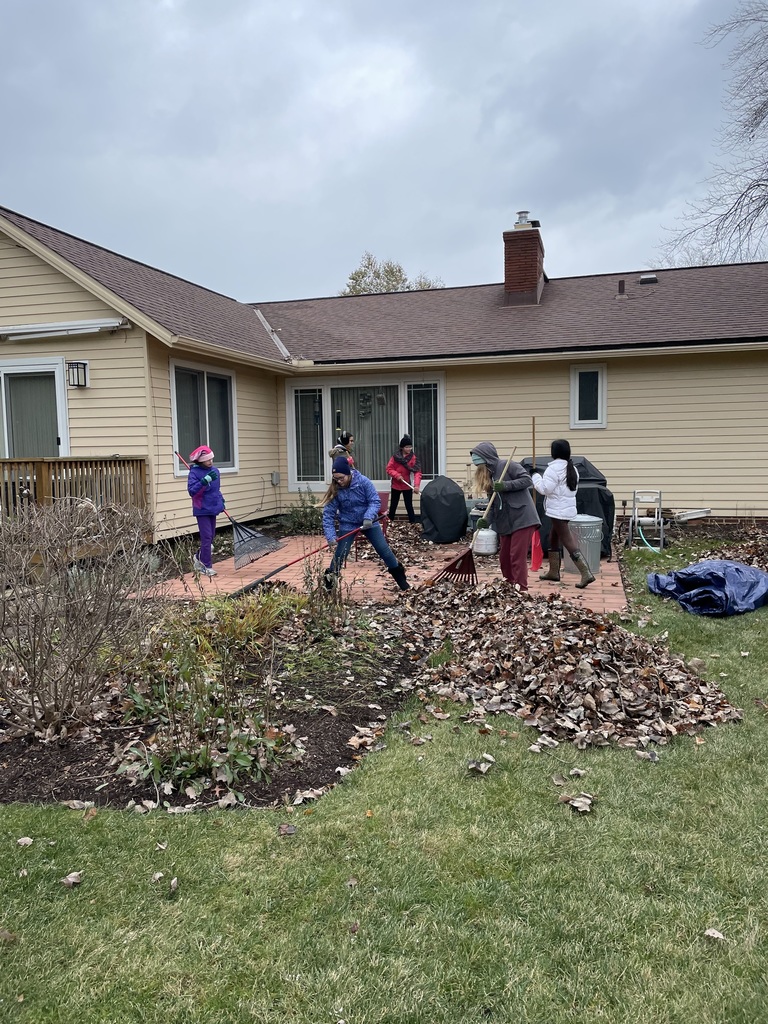 Bay Middle School Rake-out event