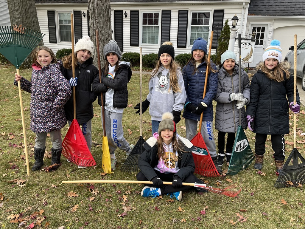 Bay Middle School Rake-out event
