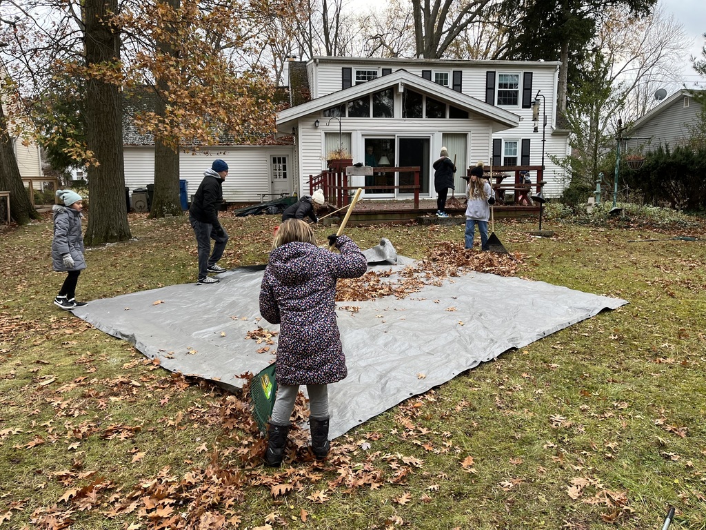 Bay Middle School Rake-out event