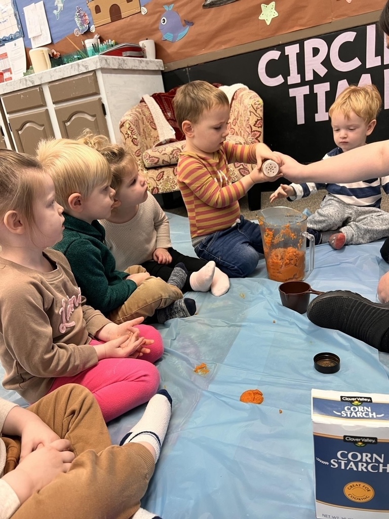 Glenview makes pumpkin playdoh
