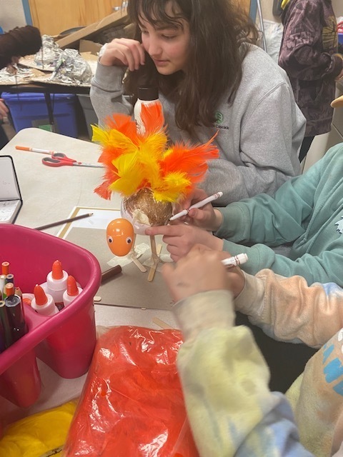 5th grade students collaborate to build turkeys in a STEM challenge