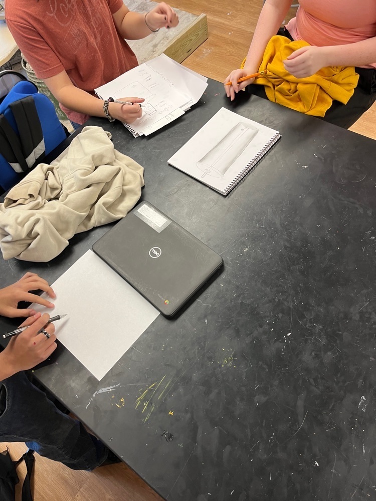 students drawing