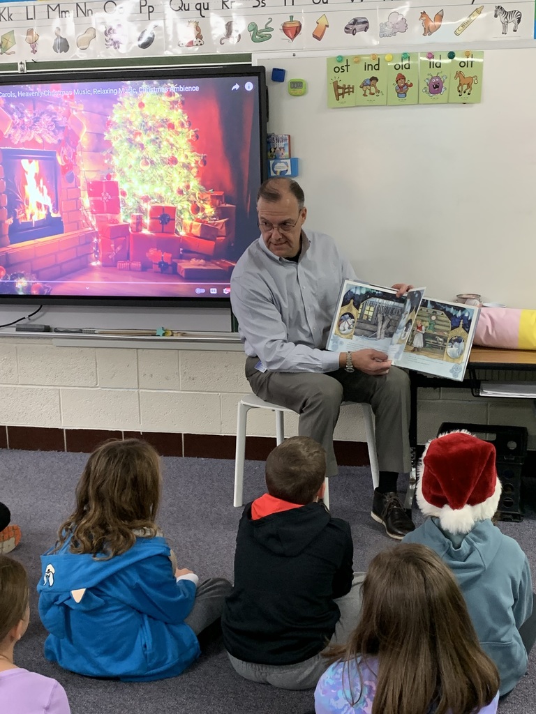 Supt. Prebles reads to 2nd graders