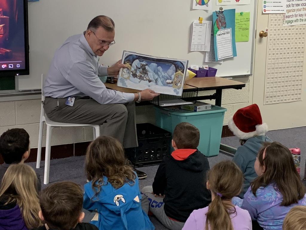 Supt. Prebles reads to 2nd graders