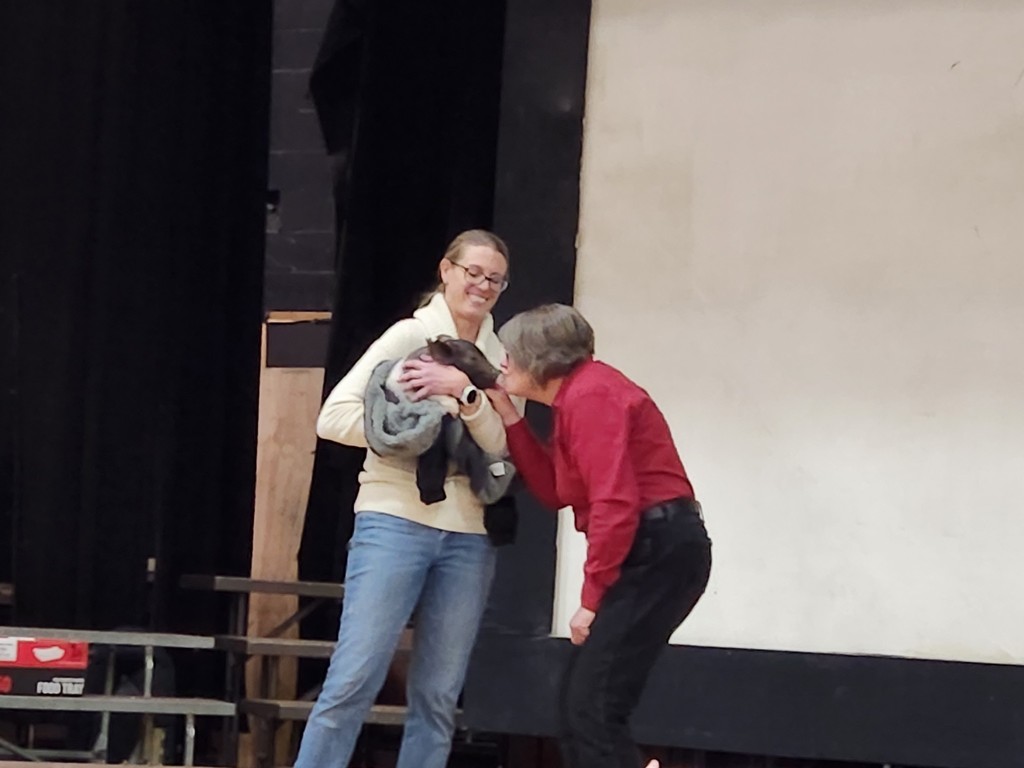 And the winner's are: Photos of Mrs. Sadler, tied for 5th, kissing Miss Piggy.