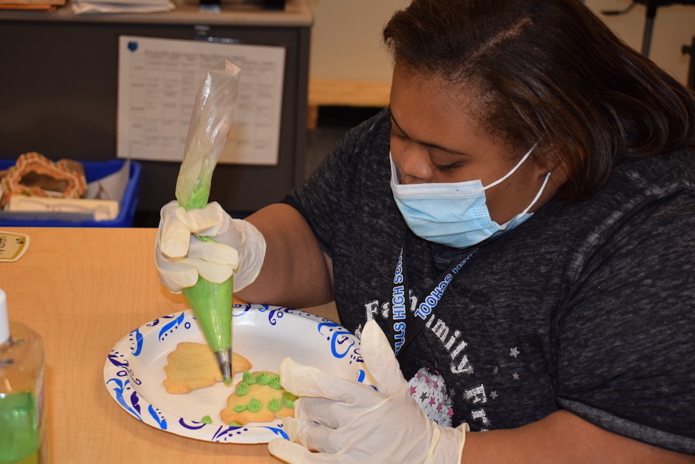 shhs life skills cookie decorating 2