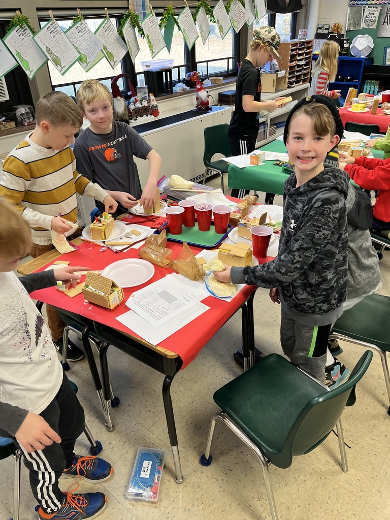 Fourth-grade construction experts
