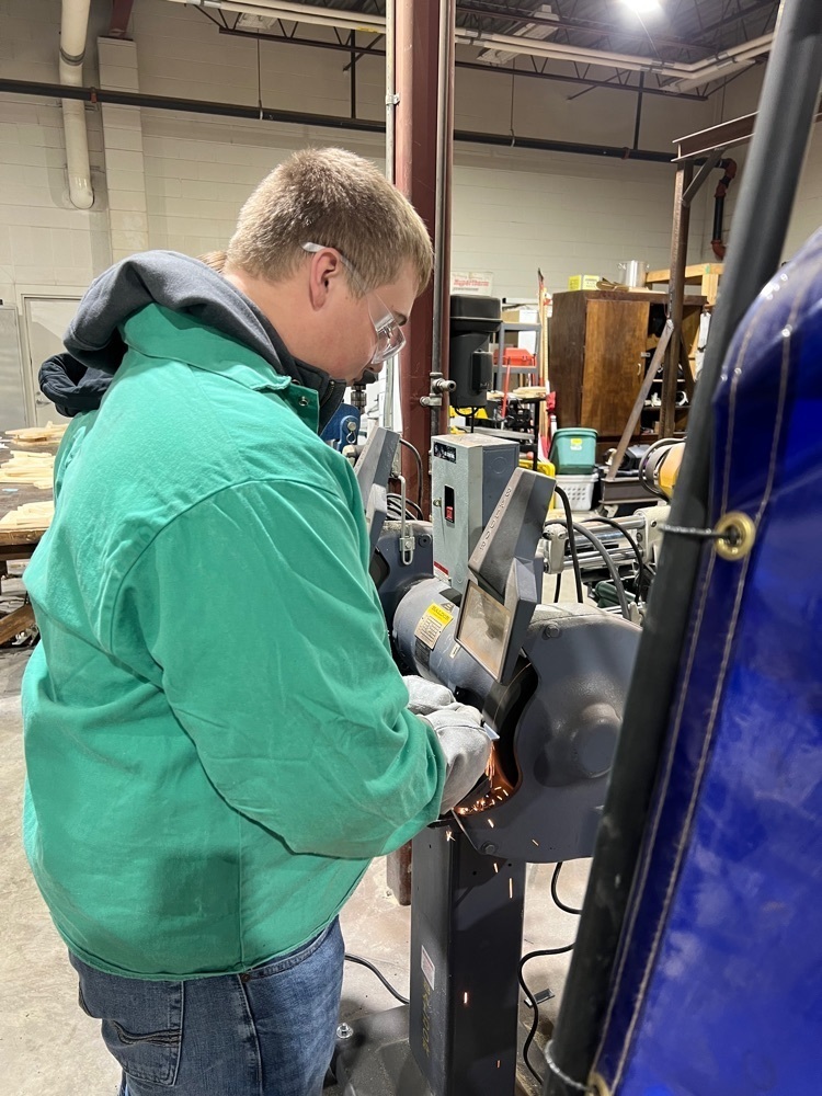 Ag Mechanics 2 has been working hard on welding projects to start off 2nd semester! They are practicing their skills with SMAW, MIG, and Oxy-fuel welding, as well as plasma cutting. 