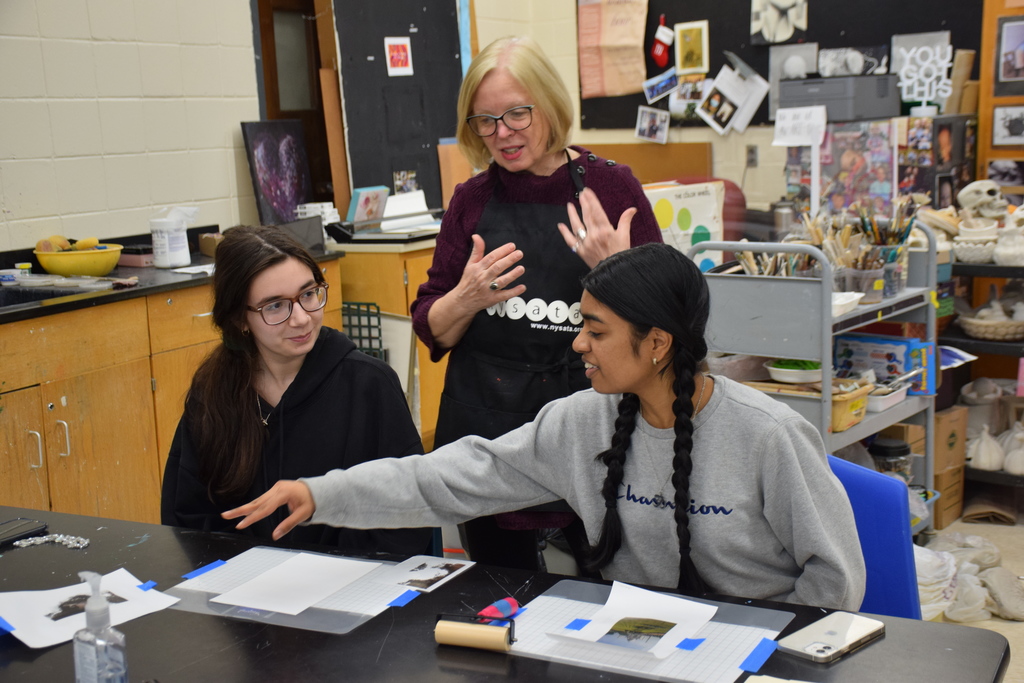 Guest Teachers Lend Knowledge to IB Art Class