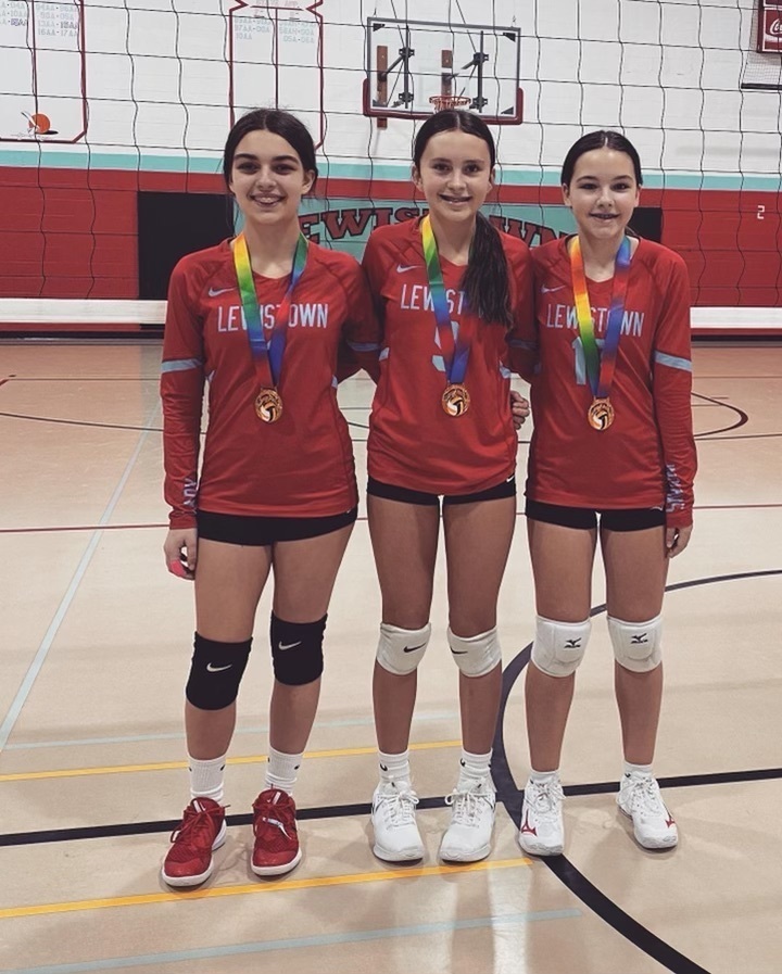 Brooklynn Whitmore, Carsyn Braun, and Kennedy Duncan