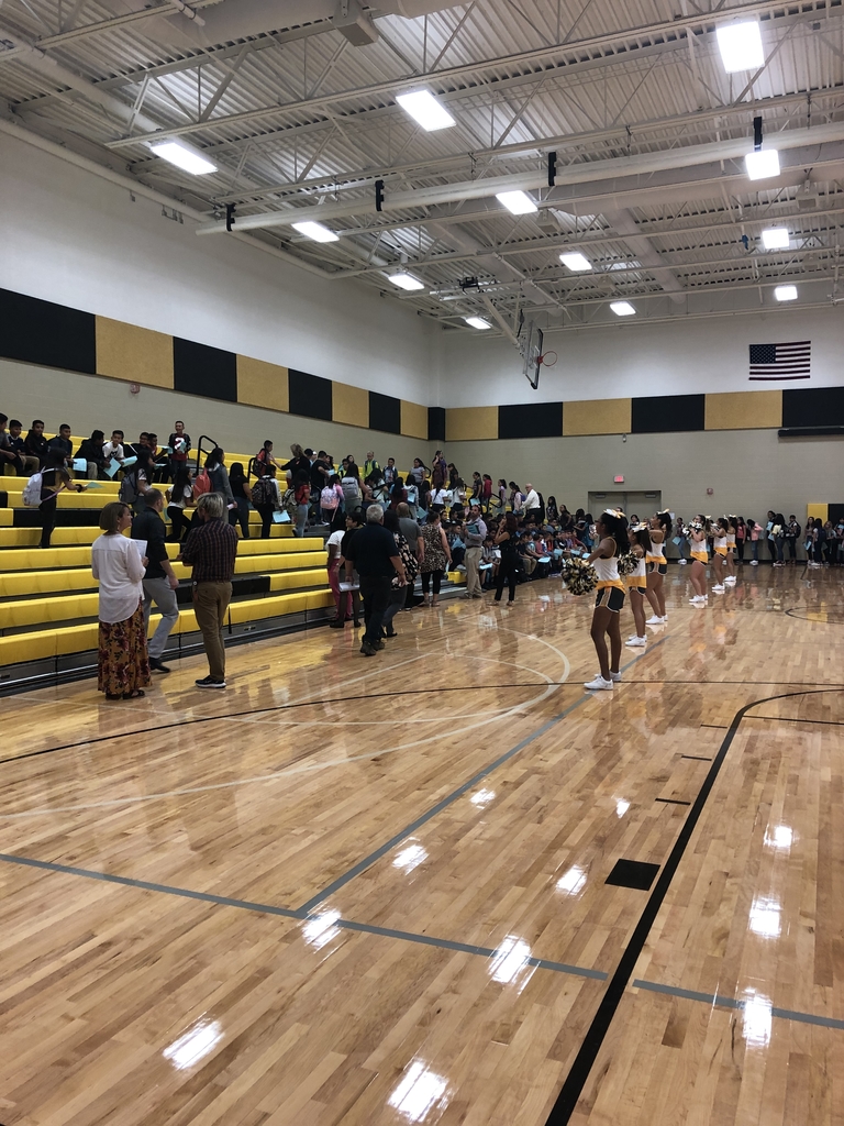 6th graders coming in. Go Apaches!!!