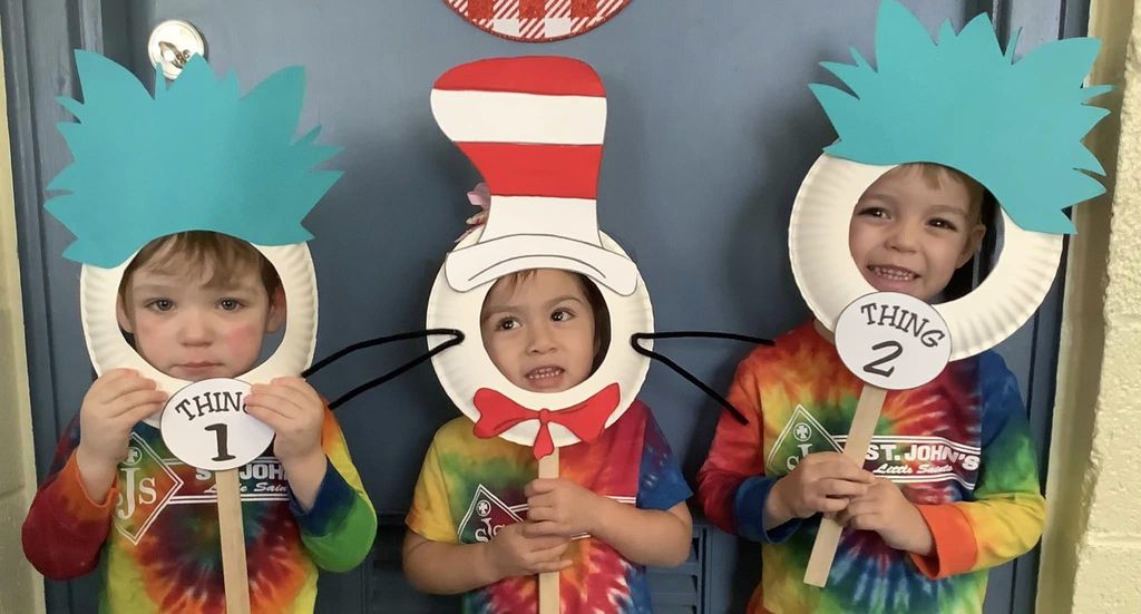 students with thing one and thing two masks