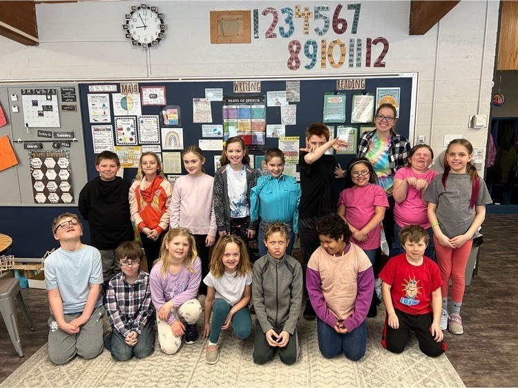 3rd graders wacky Wednesday for reading month