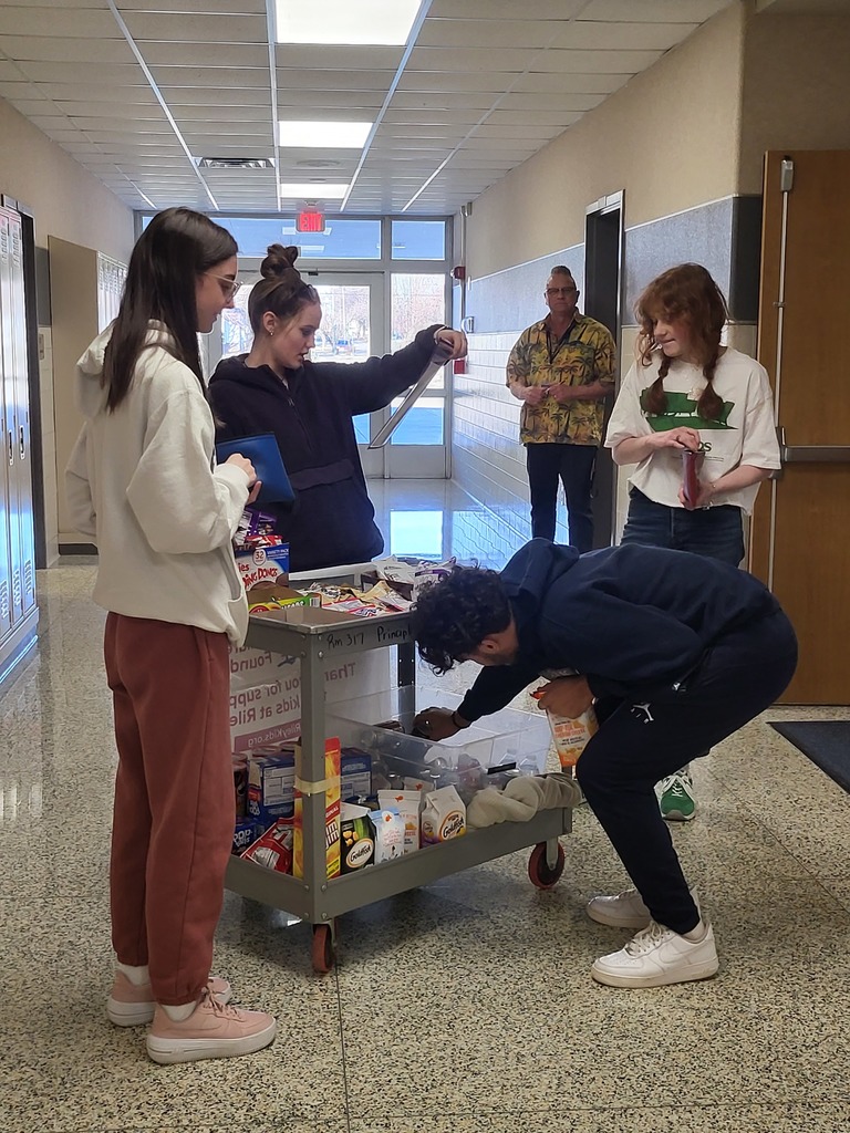 students buying snacks