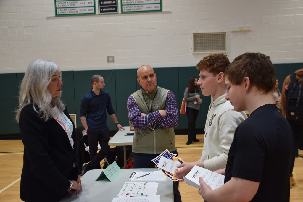 LVHS sophomores and juniors ask questions at the career fair.
