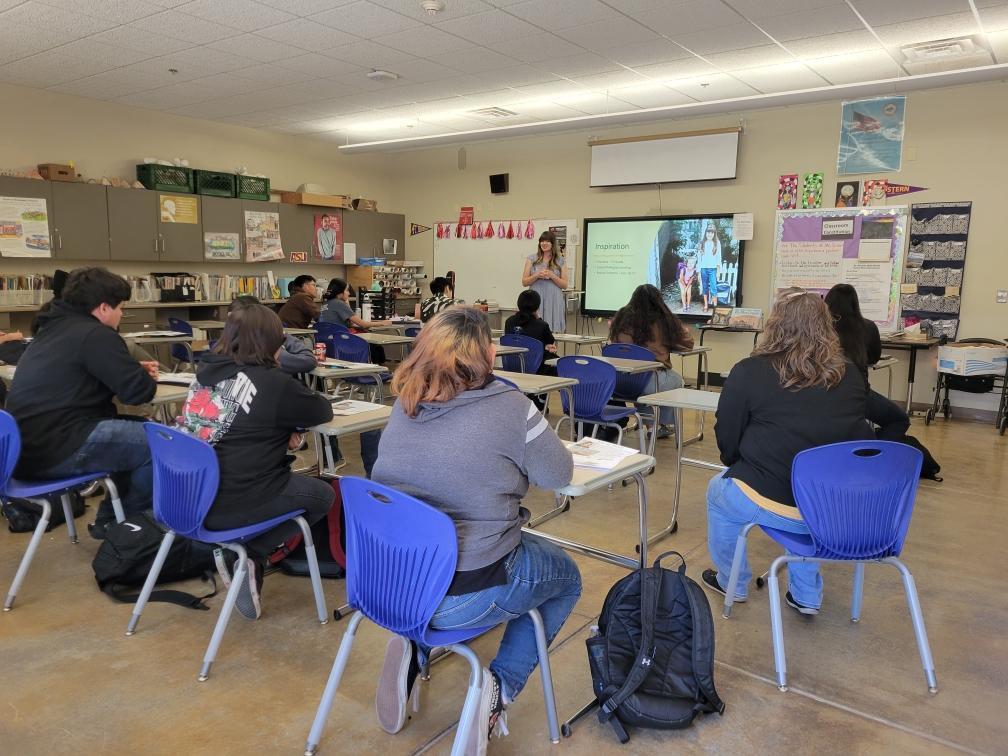 Author Emma Horrocks meeting with Juniors