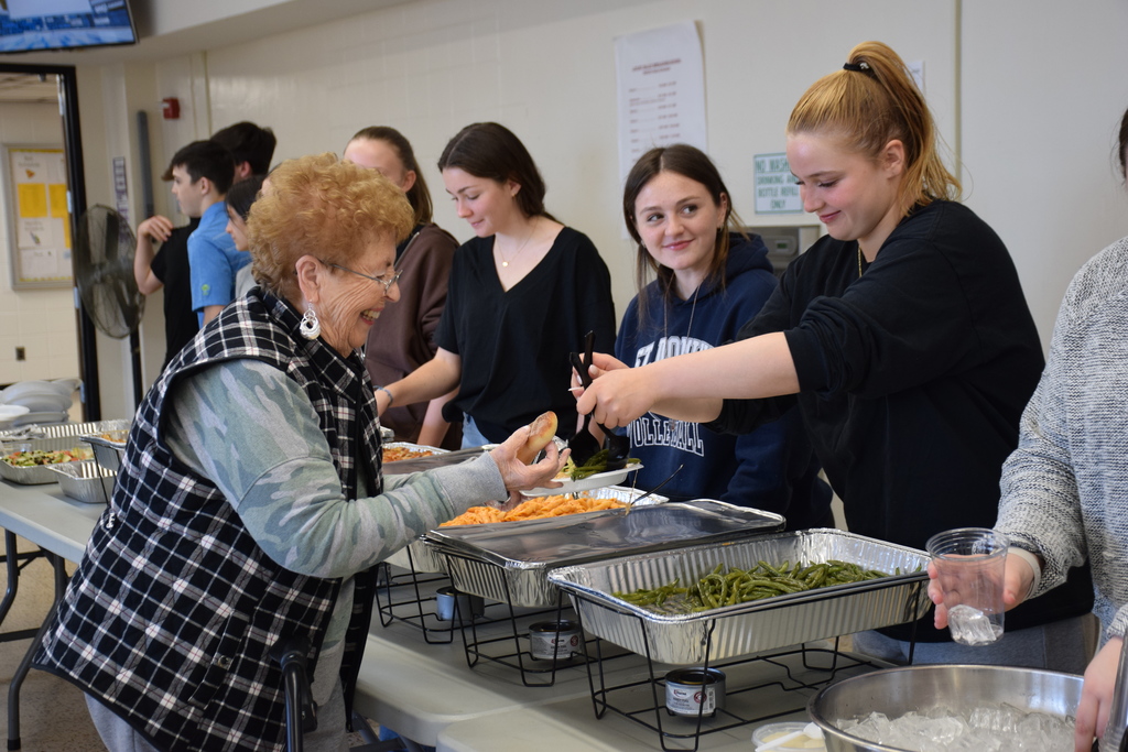 LVHS hosts Intergenerational Dinner.