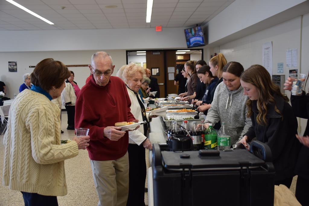 LVHS hosts Intergenerational Dinner.
