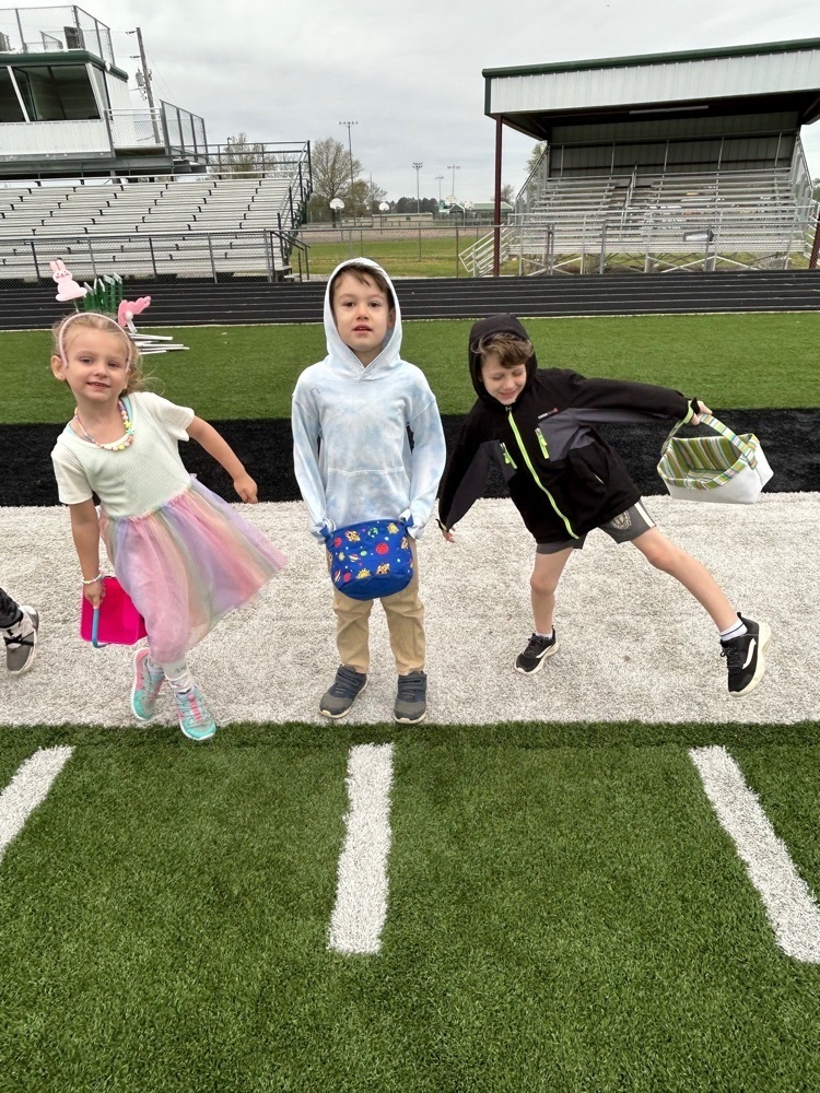 children posing 