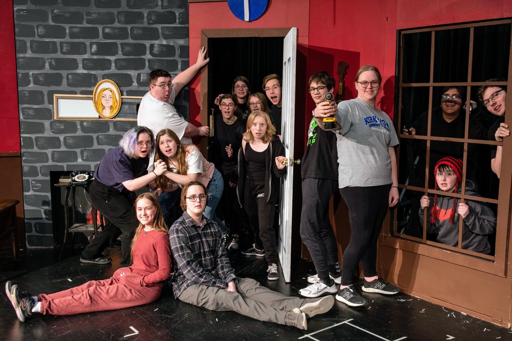 The Play That Goes Wrong cast members
