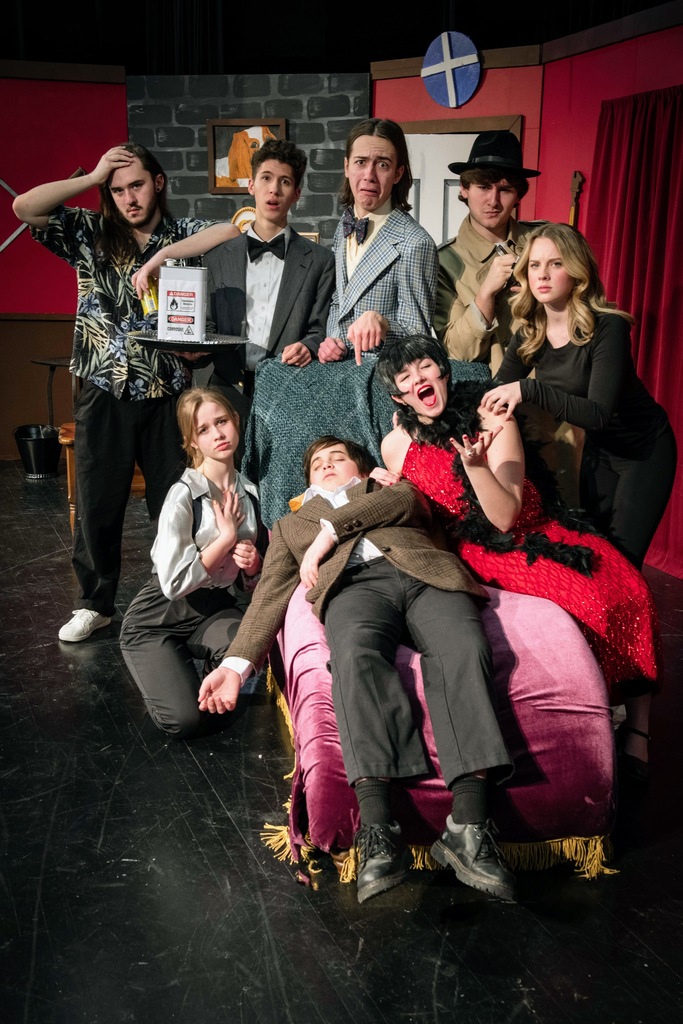 The Play That Goes Wrong cast members