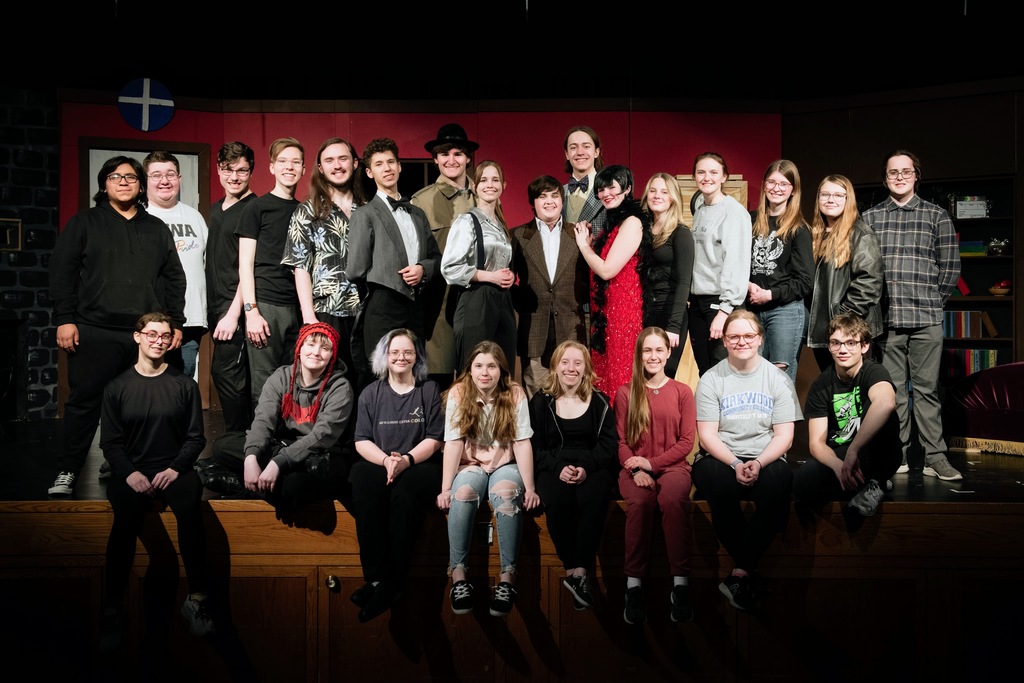 The Play That Goes Wrong cast members