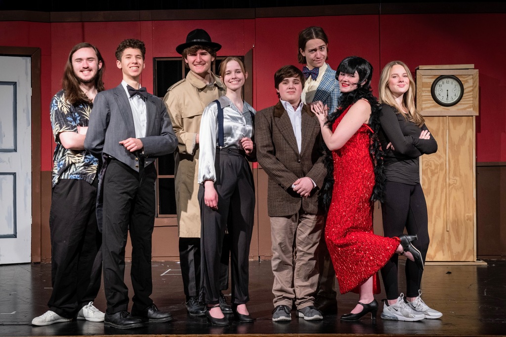 The Play That Goes Wrong cast members