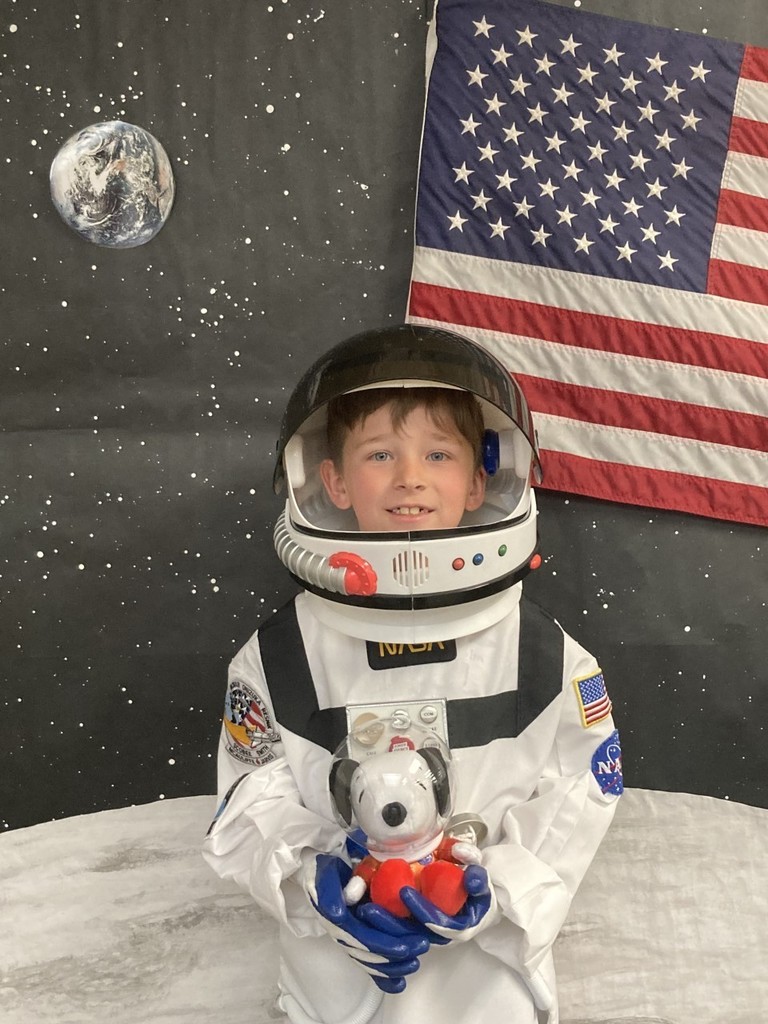 Forward to the Moon Camp 🚀 Las Cruces Public Schools The Challenger Learning Center of Las Cruces offered 6-day camps during the 2022-23 school year. As always, we had an excellent crew to work with. Plans are now being made for summer camps. Stay tuned for details. #NM #LasCruces #Science Challenger Learning Center of Las Cruces