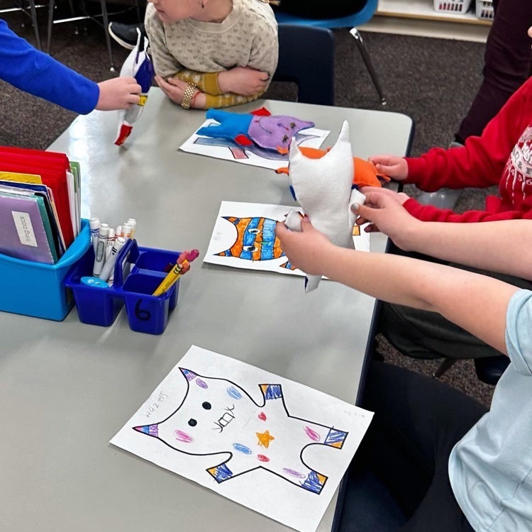 elementary kids get stuffed animals from central HS