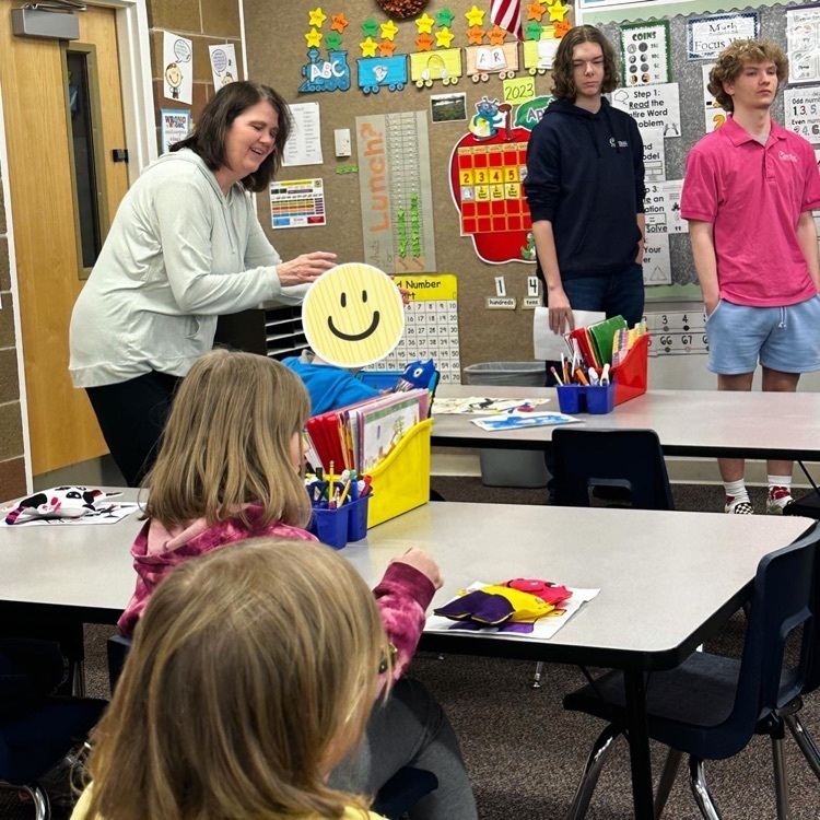 elementary kids get stuffed animals from central HS
