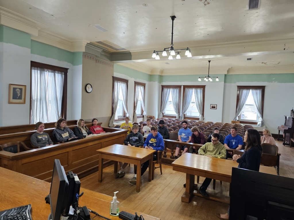 county Auditor Lamb explained the renovation project to the class.