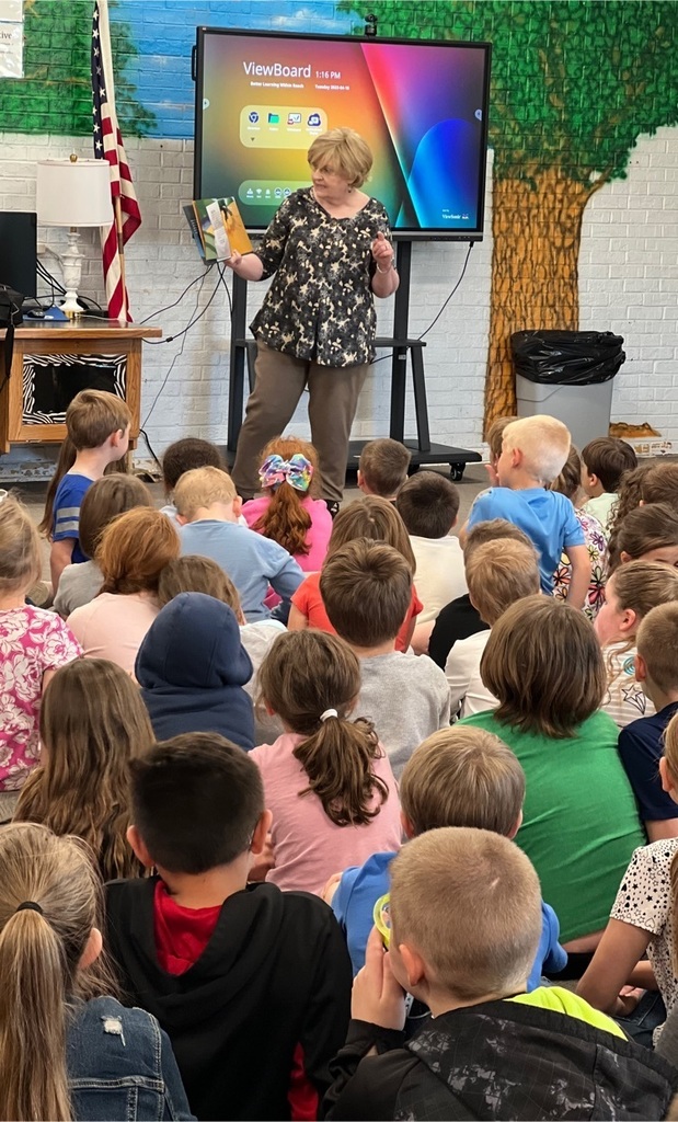 Owsley Elementary School welcomed Kentucky Author, Nancy Allen, for a book reading and signing. Each student received a personalized copy of "Dear Komodo Dragon" to take home.